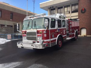 Neighbor knocks down porch blaze using fire extinguisher